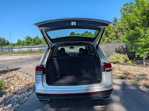 Used 2023 Volkswagen Atlas SE w/ Panoramic Sunroof Package FWD image 22