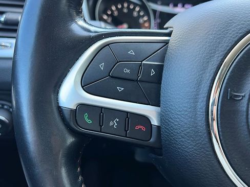 Used 2019 Jeep Compass Latitude w/ Cold Weather Group image 19