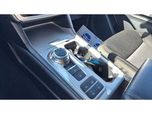 Used 2023 Ford Explorer XLT image 11
