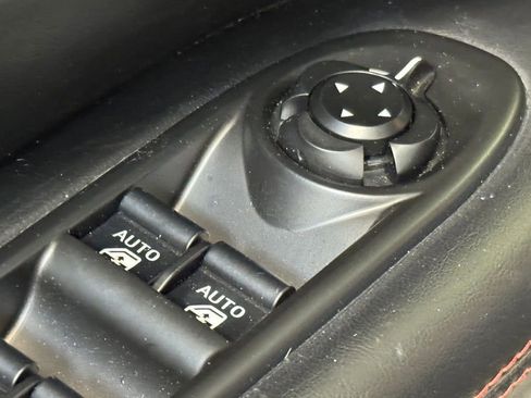 Used 2019 Jeep Compass Trailhawk AWD/4WD image 11