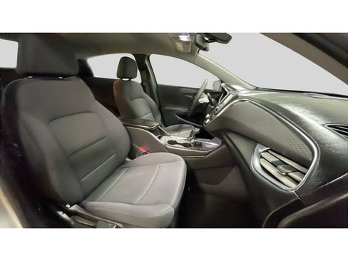 Used 2017 Chevrolet Malibu LT FWD image 17