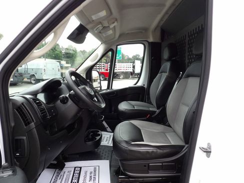 Used 2023 RAM ProMaster 2500 w/ Driver Convenience Group FWD image 17