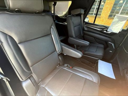 Used 2021 GMC Yukon Denali w/ Denali Premium Package AWD/4WD image 25
