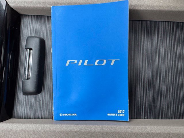 Used 2017 Honda Pilot Elite image 23