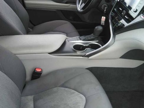 Used 2023 Toyota Camry LE FWD image 4
