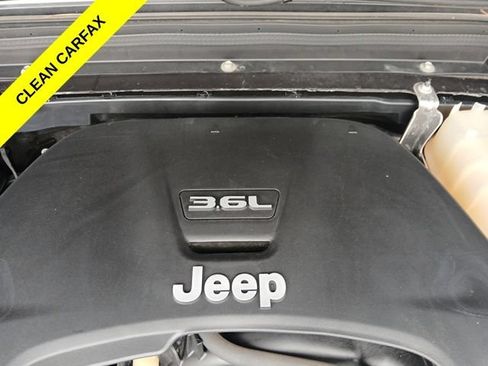 Used 2019 Jeep Wrangler Sport AWD/4WD image 27