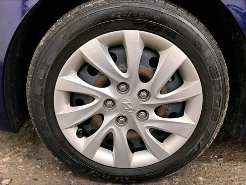 Used 2012 Hyundai Elantra GLS image 10