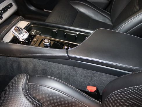 Used 2023 Volvo XC90 B6 Ultimate image 36