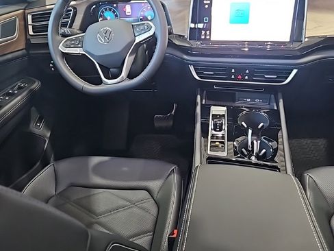 New 2026 Volkswagen Atlas SE image 28