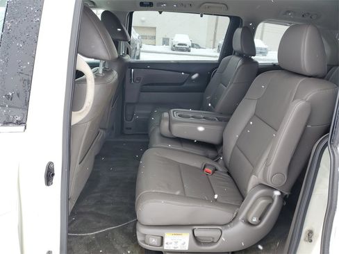 Used 2015 Honda Odyssey Touring Elite image 13