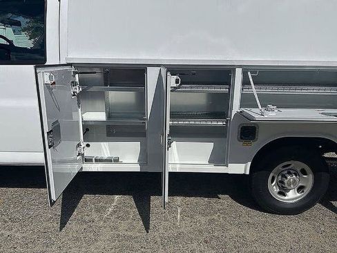 New 2025 Chevrolet Express 3500 Work Van 2D Chassis w/ Power Convenience Package image 23