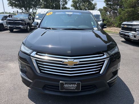 Used 2023 Chevrolet Traverse Premier AWD/4WD image 3