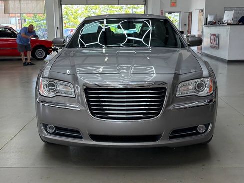 Used 2014 Chrysler 300 AWD w/ Driver Convenience Group image 6