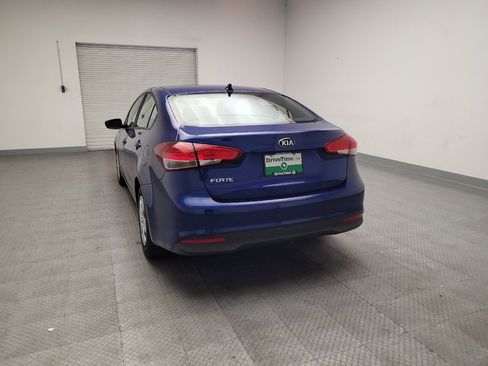 Used 2017 Kia Forte LX FWD image 6