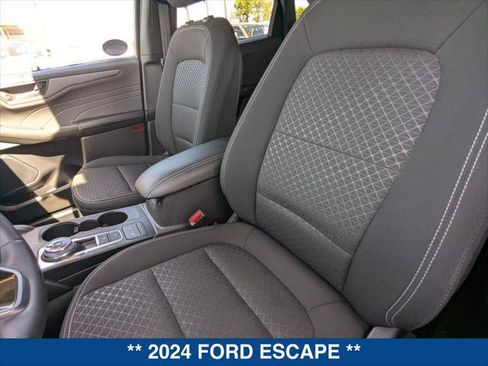 Certified 2024 Ford Escape Active FWD image 17