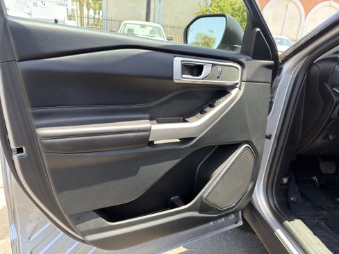 Used 2023 Ford Explorer XLT RWD image 25