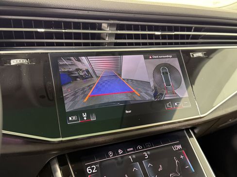Used 2024 Audi Q8 Premium Plus image 25