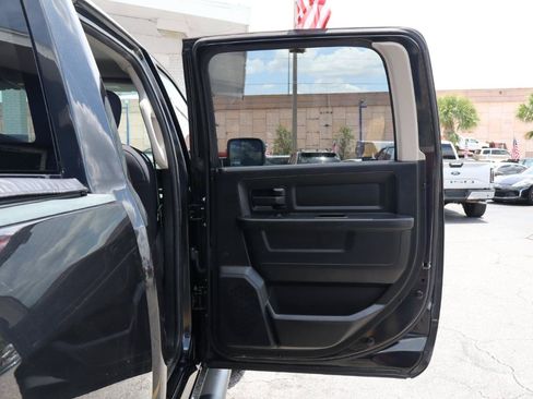 Used 2017 RAM 1500 Express AWD/4WD image 10