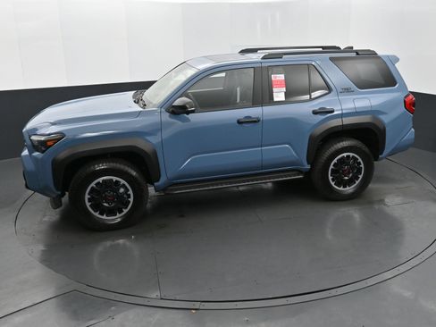 Used 2025 Toyota 4Runner TRD Off-Road Premium AWD/4WD image 28