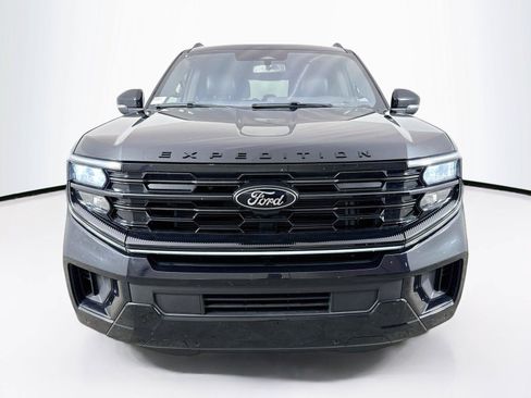 Used 2025 Ford Expedition Max Platinum w/ Stealth Performance Package AWD/4WD image 8