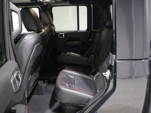 Certified 2021 Jeep Gladiator Rubicon AWD/4WD image 18