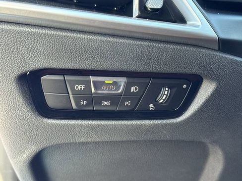 Used 2025 BMW M440i Convertible w/ Premium Package image 19