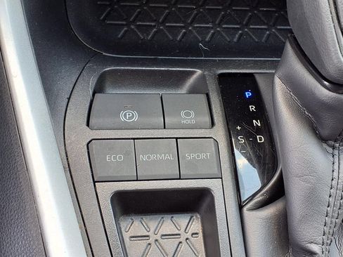 Certified 2025 Toyota RAV4 LE FWD image 15
