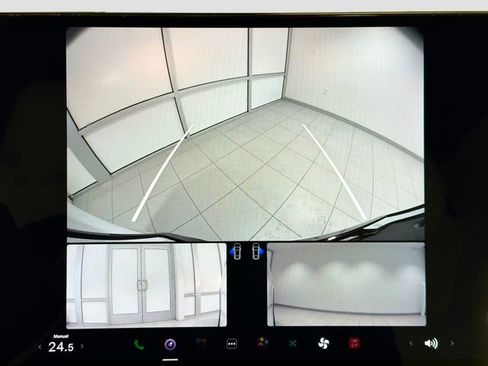 Used 2022 Tesla Model X image 12