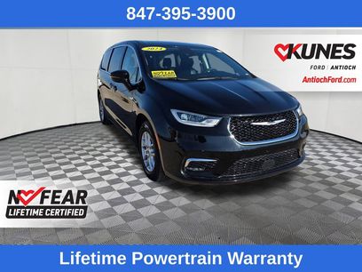 Used 2024 Chrysler Pacifica Touring-L