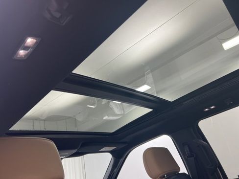 Used 2022 Ford F150 Lariat w/ Equipment Group 502A High image 12