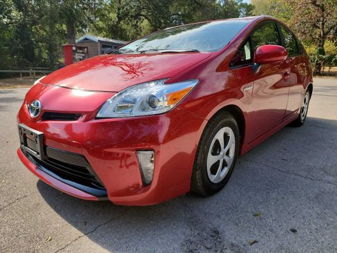 Used 2012 Toyota Prius Two FWD image 2