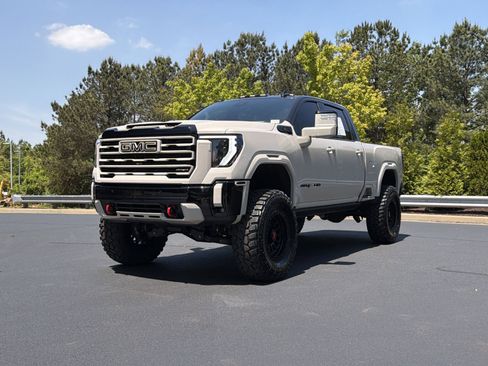 Used 2026 GMC Sierra 2500 AT4X w/ LPO, Black Badging Package AWD/4WD image 13