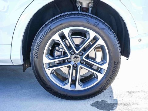 Used 2025 Audi Q5 Premium w/ Convenience Package AWD/4WD image 13