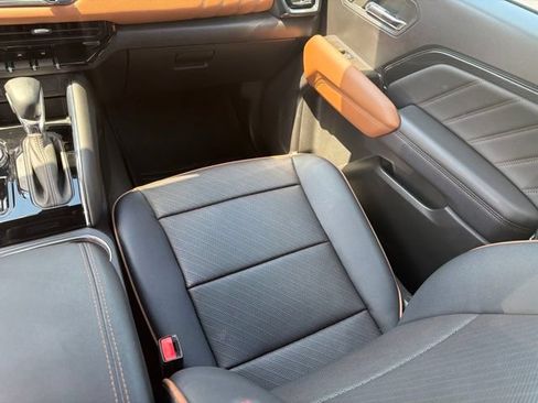 Used 2023 GMC Canyon AT4 w/ AT4 Premium Package AWD/4WD image 32