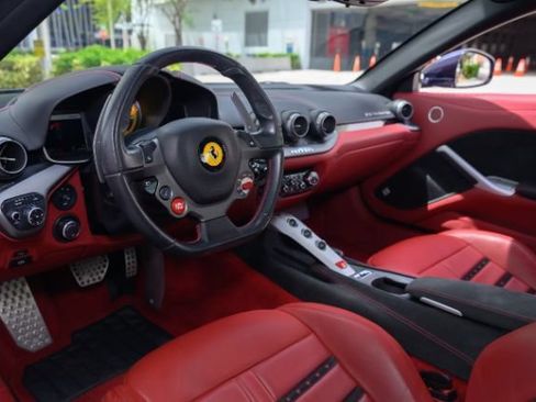 Used 2013 Ferrari F12 Berlinetta RWD image 17