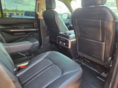 Used 2019 Ford Expedition Platinum RWD image 11