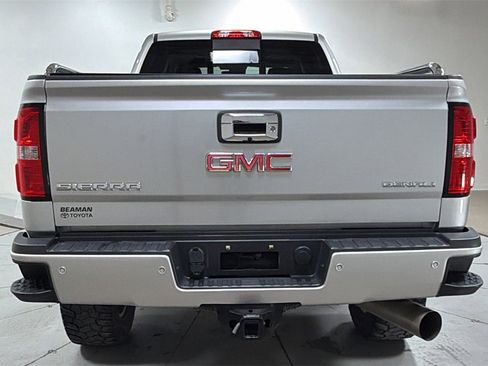 Used 2018 GMC Sierra 2500 Denali w/ Duramax Plus Package image 4