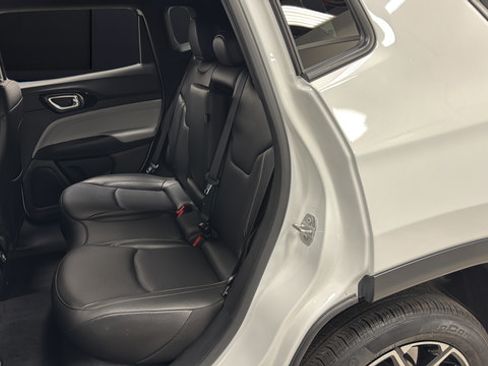 Used 2025 Jeep Compass Limited AWD/4WD image 22