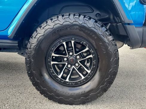 Used 2024 Jeep Wrangler Unlimited Rubicon AWD/4WD image 8
