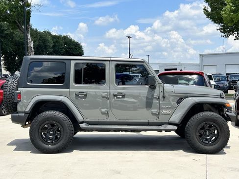 Used 2021 Jeep Wrangler Unlimited Sahara AWD/4WD image 3