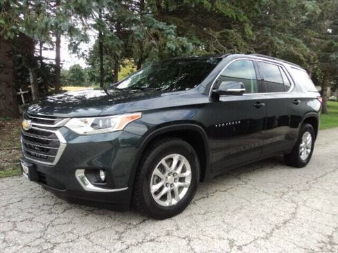 Used 2020 Chevrolet Traverse LT image 1