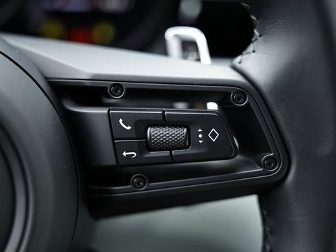 New 2026 Porsche Macan image 37