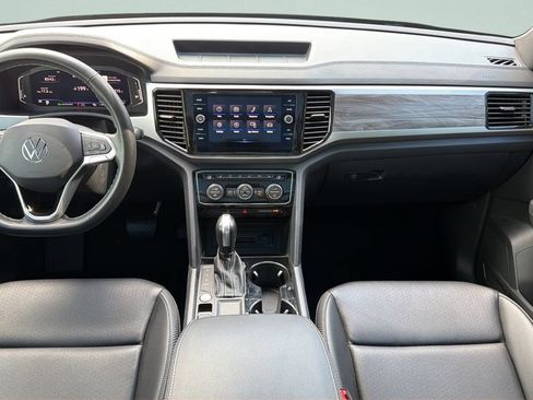 Used 2023 Volkswagen Atlas Cross Sport SE w/ Panoramic Sunroof Package FWD image 14