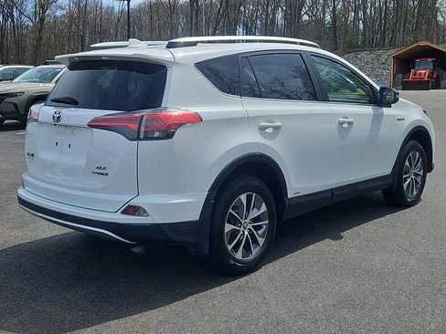 Used 2016 Toyota RAV4 XLE AWD/4WD image 2