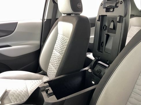 Certified 2021 Chevrolet Equinox LS FWD image 30