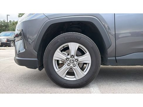 Used 2025 Toyota RAV4 XLE AWD/4WD image 11