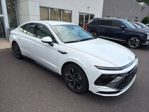 Used 2025 Hyundai Sonata SEL FWD image 14