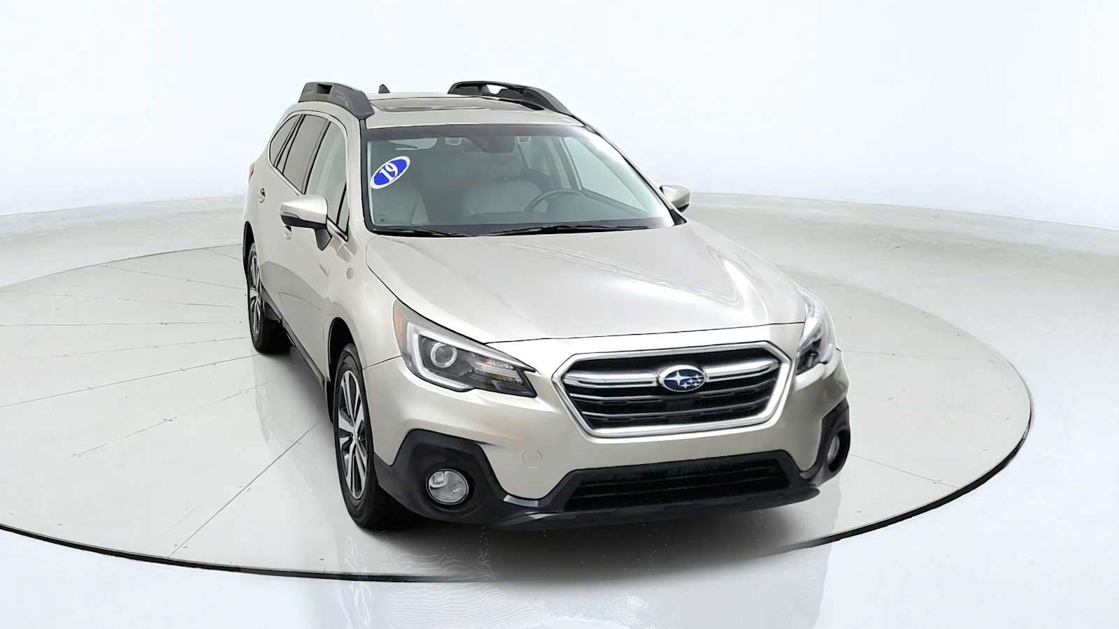 Used 2019 Subaru Outback 3.6R Limited w/ Popular Package #2 AWD/4WD image 2