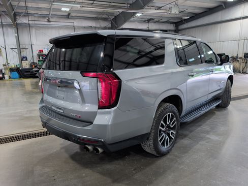 Used 2023 GMC Yukon XL AT4 AWD/4WD image 3