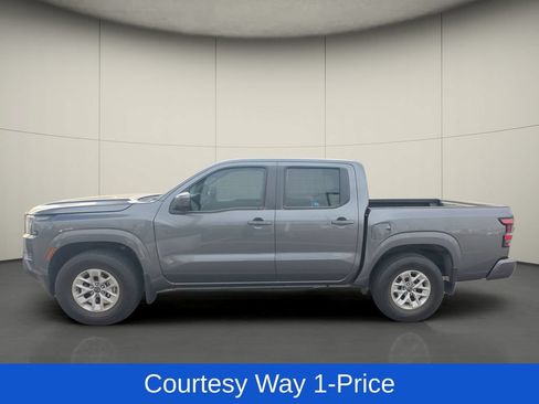 Used 2024 Nissan Frontier SV RWD image 5